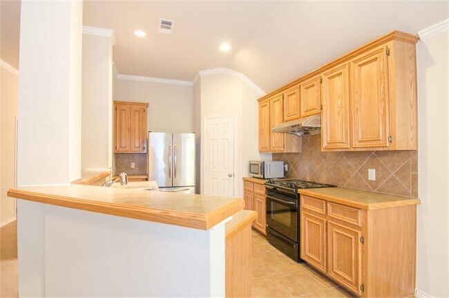 Foto del edificio - 20210 Emerald Cliff Ln