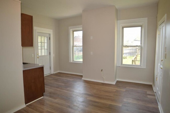 Foto del edificio - 1616 Castle Avenue #Down