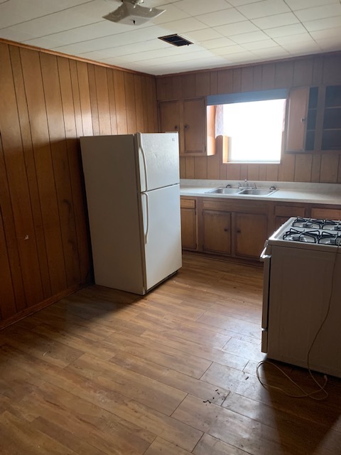 Kitchen - 720 Charles St