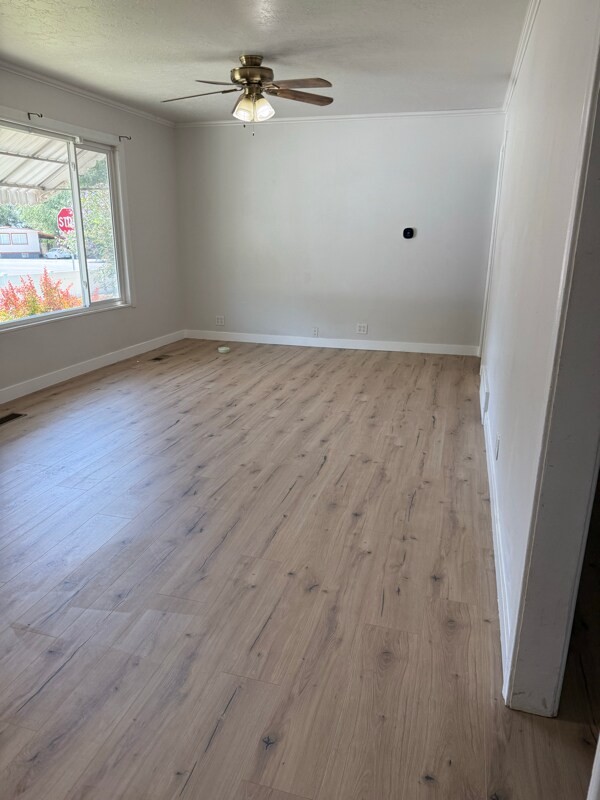 Foto del edificio - 25 Maple Ln S