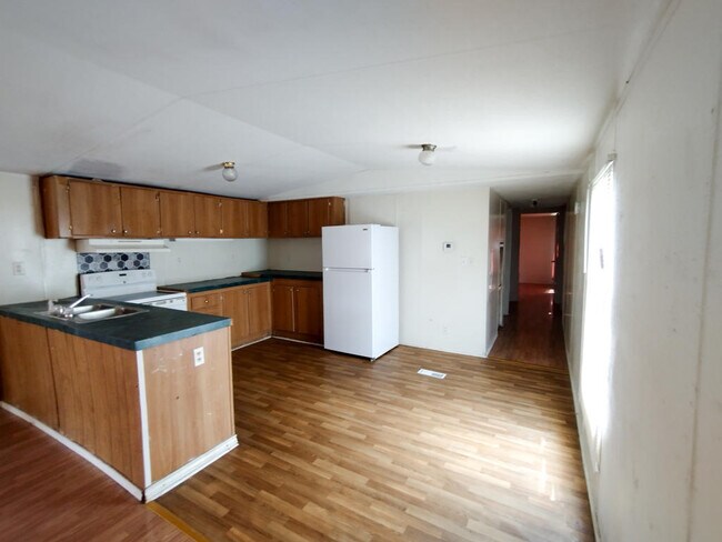 Building Photo - 132 Private Rd 3376G