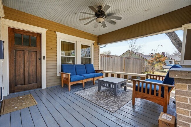 Building Photo - 212 N Grand Ave