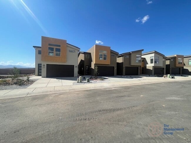 Building Photo - Brand New Desert Providence
