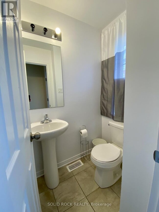 Building Photo - 108 Camden Private