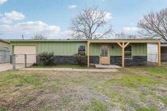 Building Photo - 1211 Gate Ln Dr