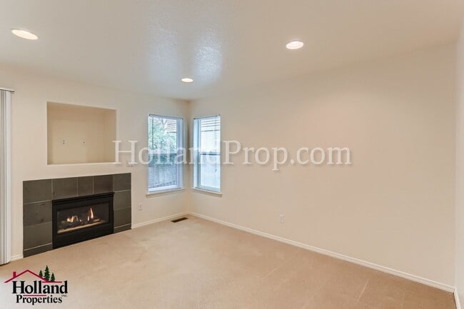 Foto del edificio - 3060-3062 Lazy River Dr