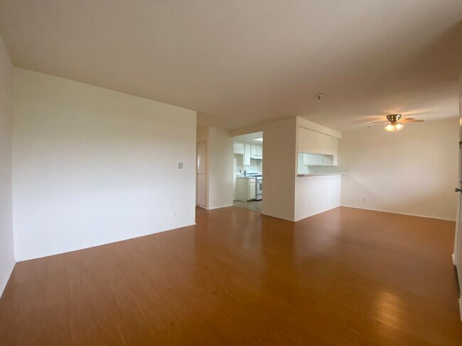 Foto del edificio - 14020 Yukon Ave