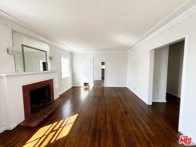 Foto del edificio - 5039 Inadale Ave