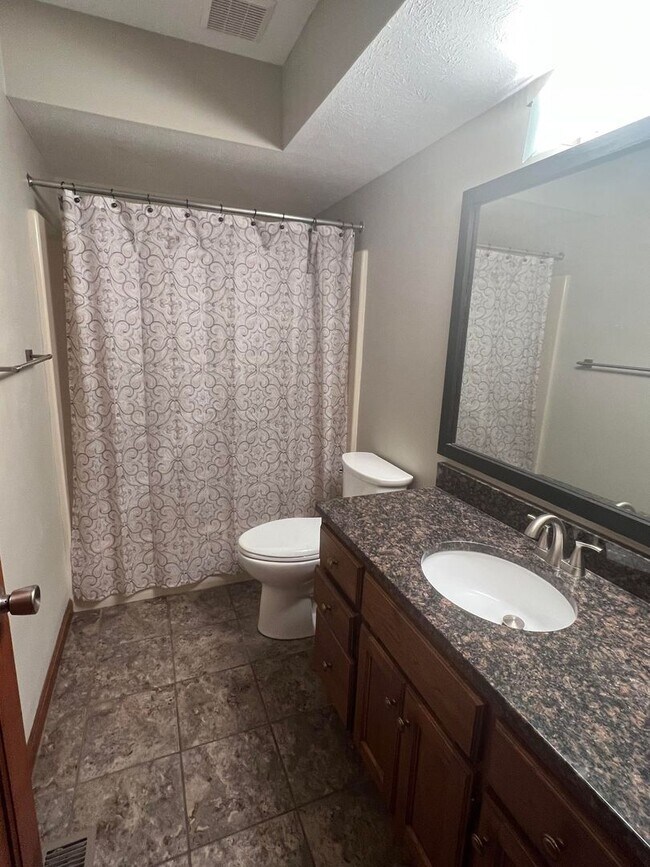 Building Photo - BEAUTIFUL home near Geist Reservoir!