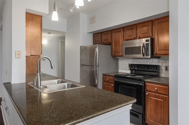 Foto del edificio - 7701 Rialto Blvd