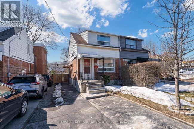 Building Photo - 562 Royal York Rd