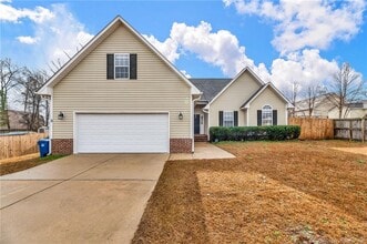 Building Photo - 7817 Rosewood Ave