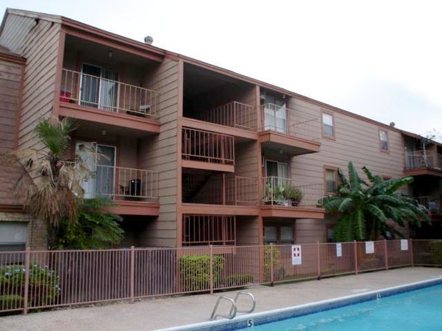 Primary Photo - 500 N Santa Rosa St