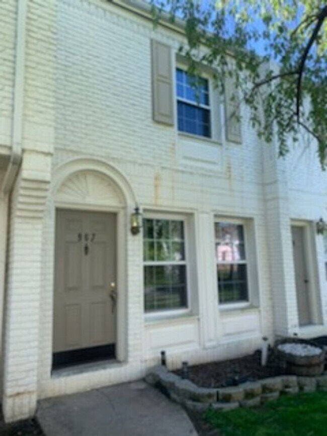 Foto del edificio - 967 Stratford Ct