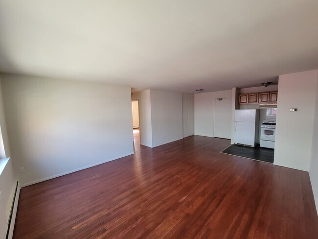 Living Room - 272 Tyler St