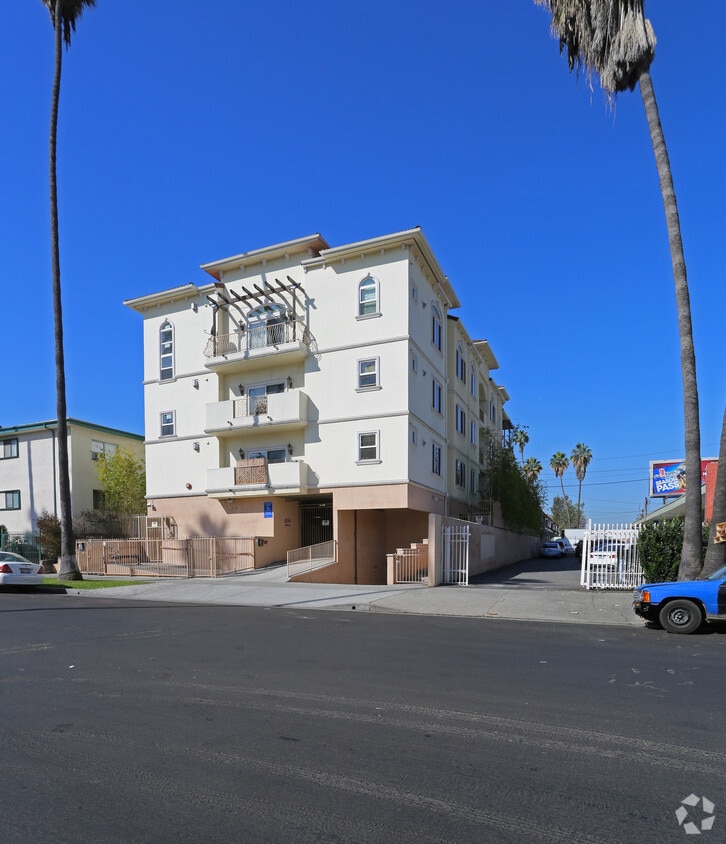 Primary Photo - 309 S Mariposa Ave