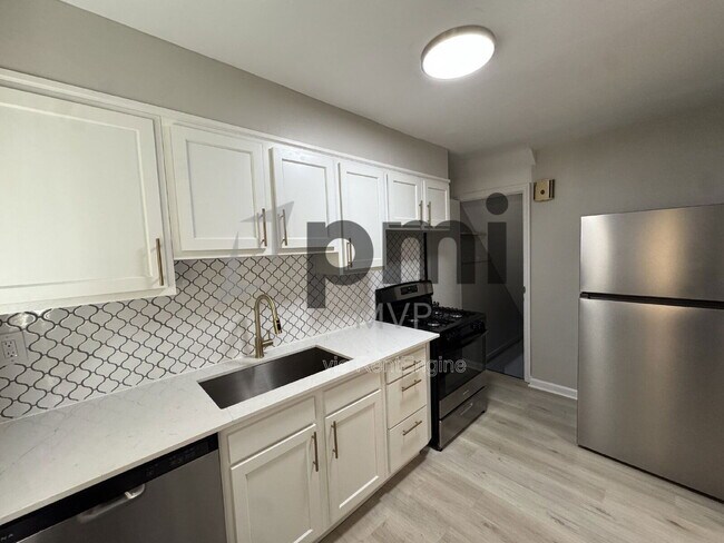 Foto del edificio - 2135 Ridgeview Rd