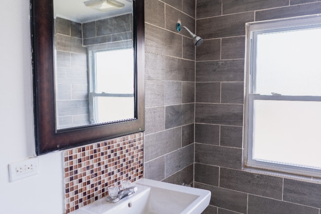 Building Photo - 3707 S Michigan Ave