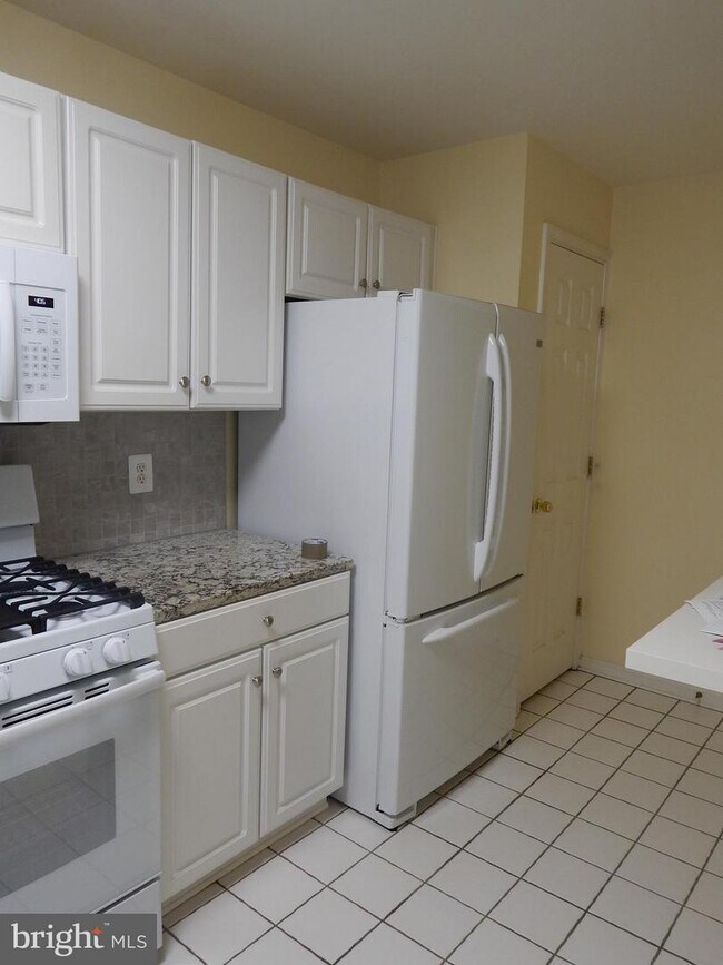 Foto del edificio - 6606 Netties Ln