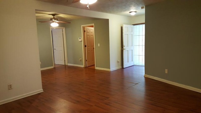 Building Photo - 6315 Valley Dale Dr