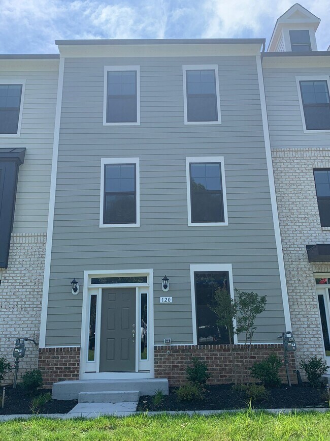 Building Photo - 120 Kinross Ln