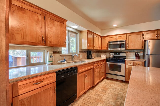 Foto del edificio - 2650 English Ln