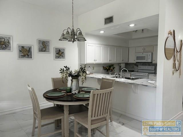 Foto del edificio - 77 Santa Isabel Blvd