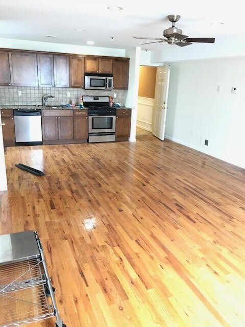 Building Photo - 534 Avenue A