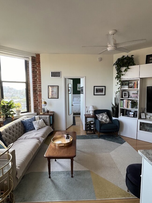 Foto del edificio - 1615 Q St NW