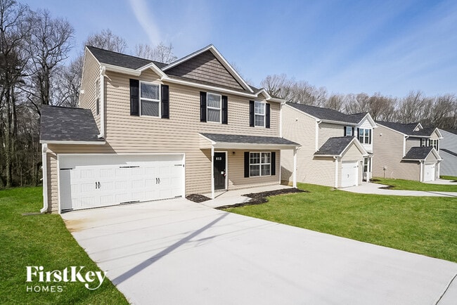 Building Photo - 813 Pine Cir Dr
