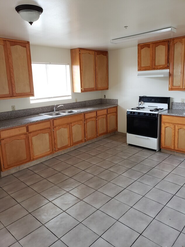Foto principal - 3225 Drew St