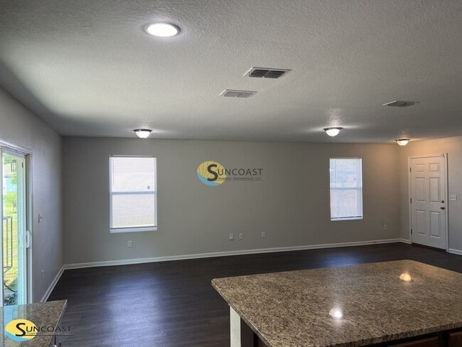 Building Photo - 7118 Plymouth Grove Ct