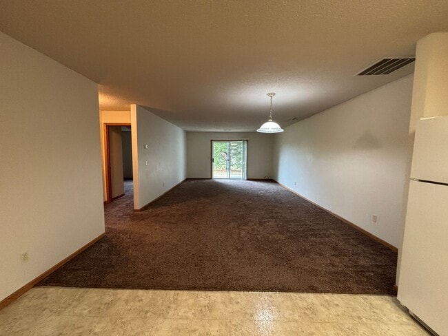 Foto del edificio - Cozy One-Level Living in New Richmond: Charming 2-Bedroom Home