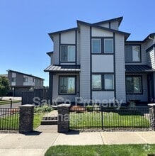 Building Photo - 5575 SE 80th Ave