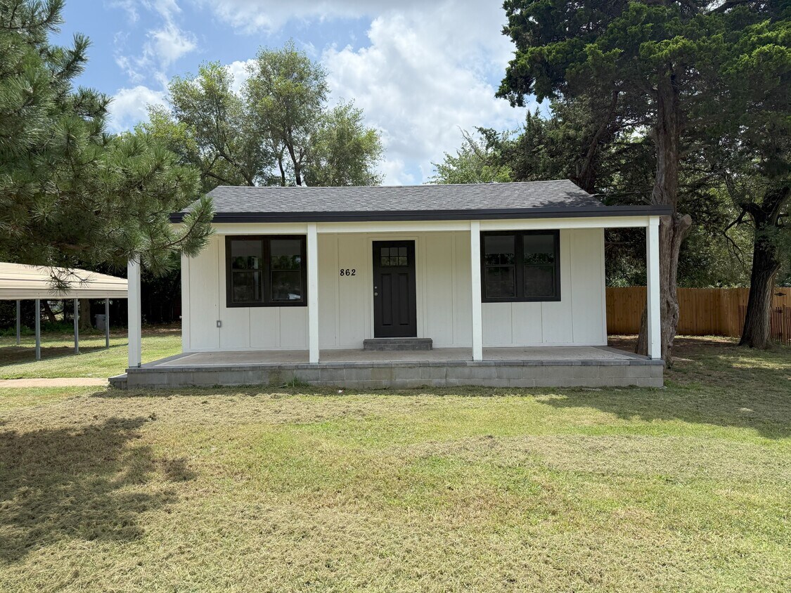 Foto principal - 8626 NE 17th St
