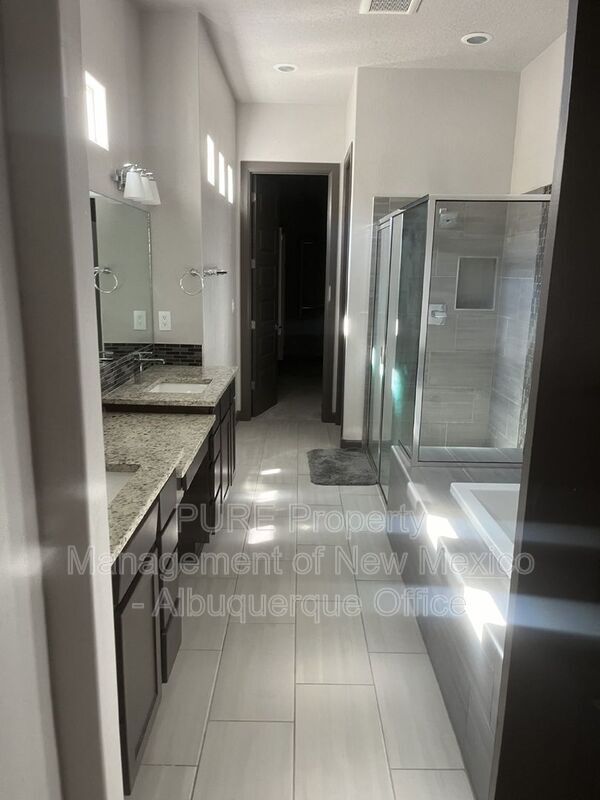 Foto del edificio - 5913 Witkin St SE