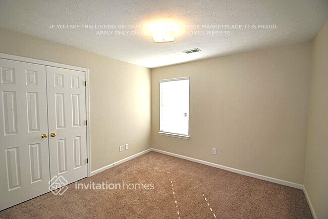 Foto del edificio - 360 Hazelhurst Dr