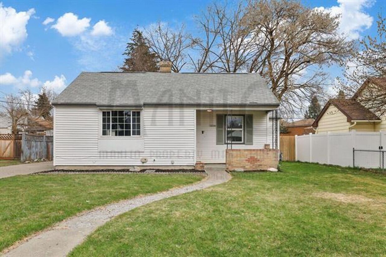 Primary Photo - Charming Country Homes Area House
