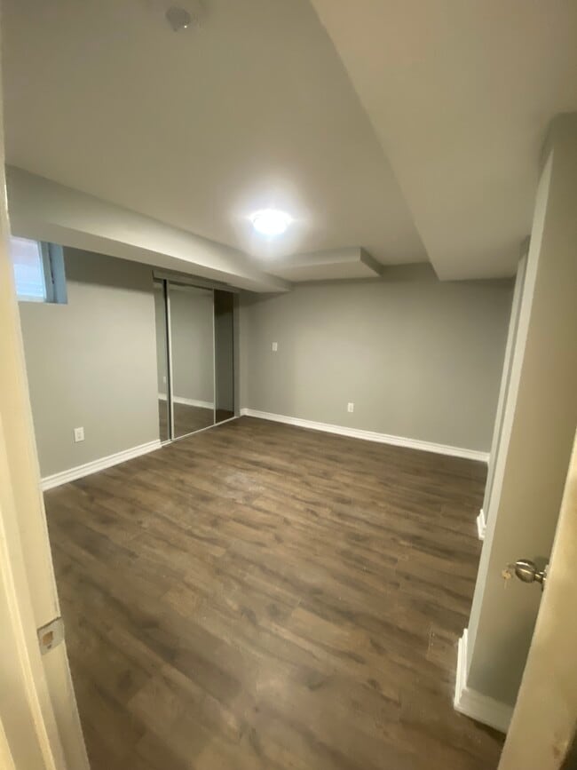 Building Photo - 15 Tanvalley Dr