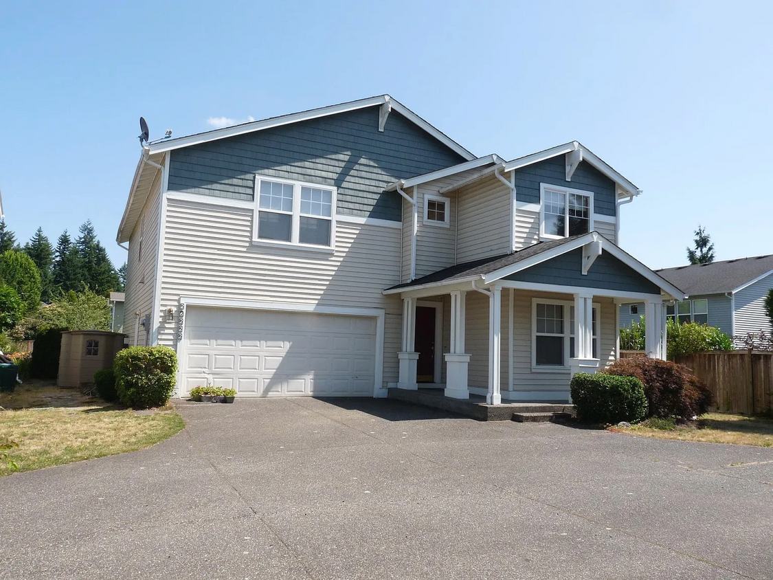 Front - 26222 233rd Ct SE