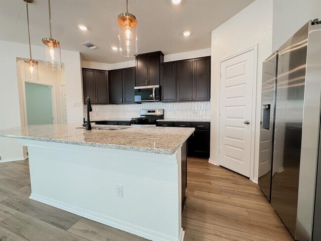 Foto del edificio - 4024 Pinto Ln