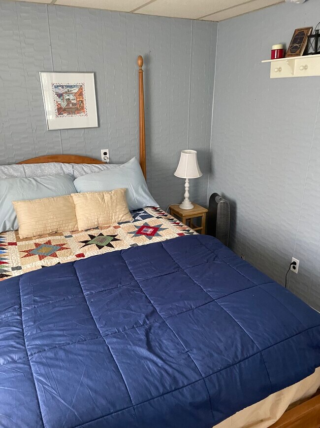 Foto del edificio - 1094 Lakeview Dr