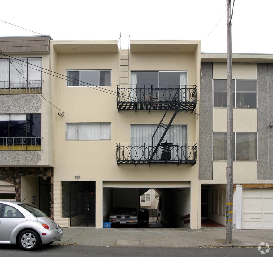 Primary Photo - 1253 16th Ave