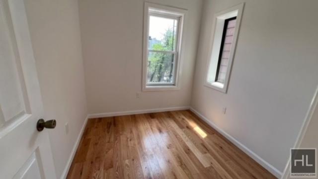 Foto del edificio - 4 bedroom in BROOKLYN NY 11205