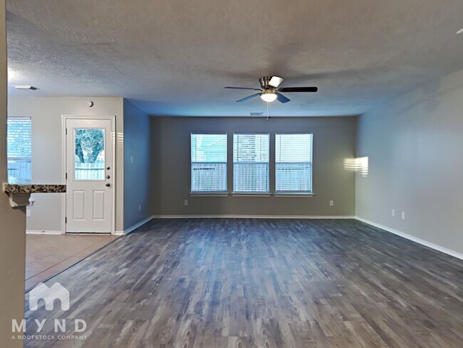 Foto del edificio - 10507 Scenic Cove Ct