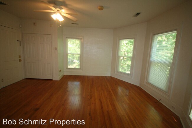 Building Photo - 818 Clarendon St