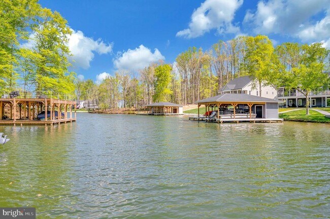 Foto del edificio - 44 Deep Crk Cir