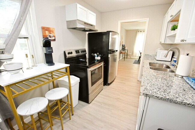 Foto del edificio - 815 N Twyckenham Dr