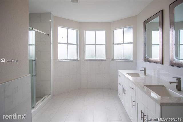 Building Photo - 5 br, 4 bath House - KENDALLAND