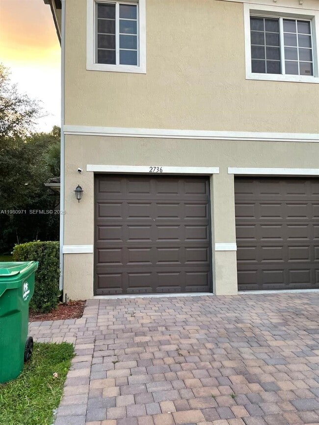 Building Photo - 2714 SW 81st Terrace